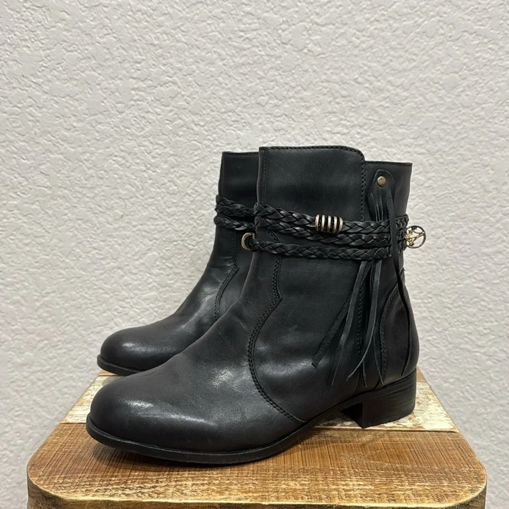 Sandro Moscoloni For Her Black Leather Ankle Boots Size 7 NEW